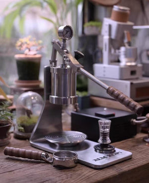 Aleman Sniper espresso automāts ar manuālu sviru | Precision Tower no nerūsējošā tērauda